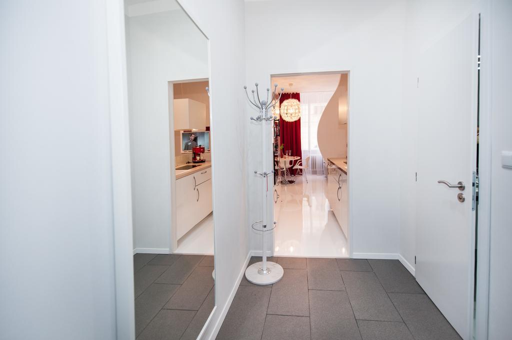 Honeymoon Ruterra Studio Prague Phòng bức ảnh