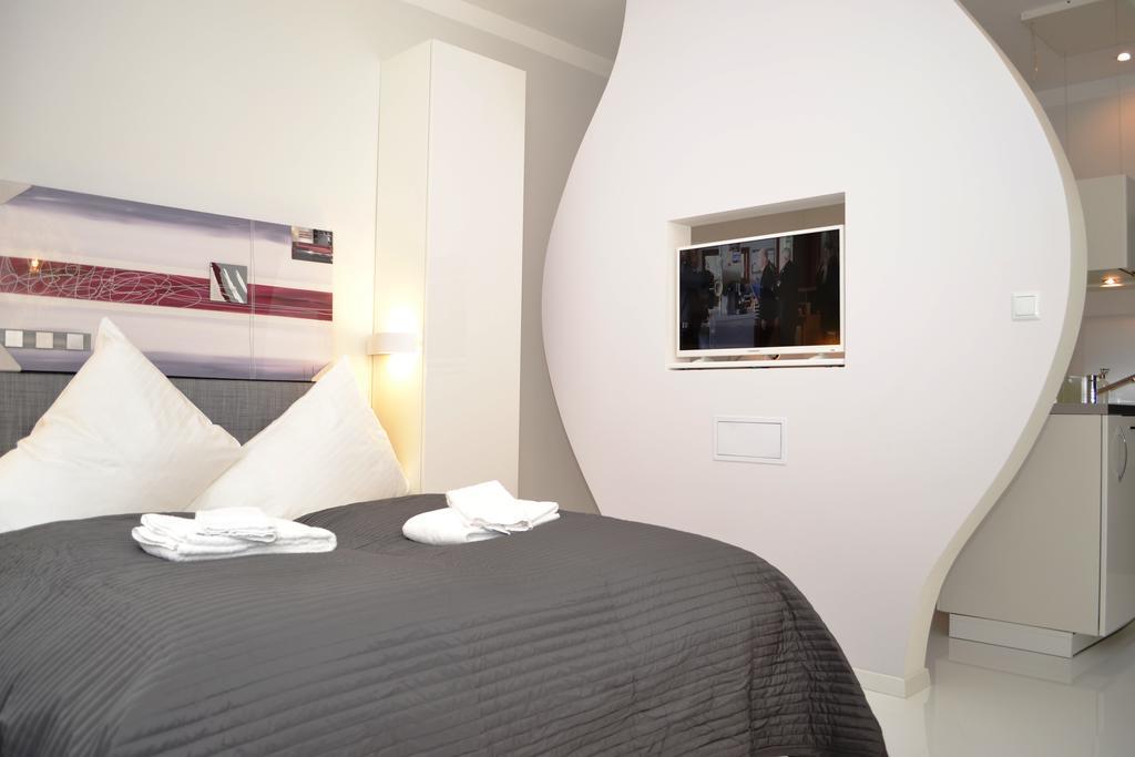 Honeymoon Ruterra Studio Prague Phòng bức ảnh